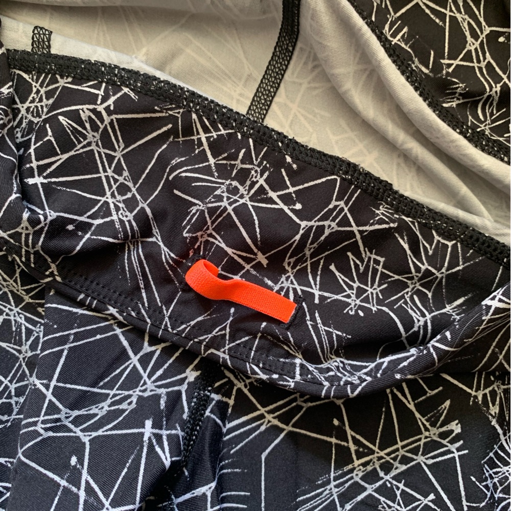 Saucony // Black Patterned Leggings - Picture 6 of 8